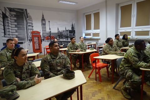 Żołnierze amerykańscy w naszej szkole.