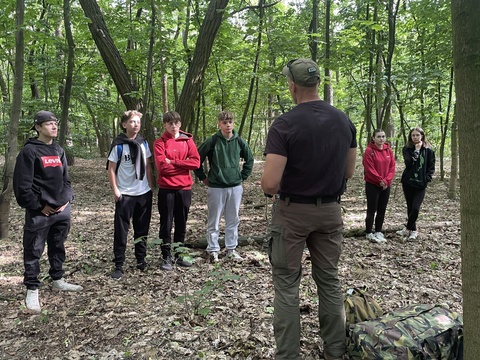 Uczniowie klasy 1LOcd podjęli wyzwanie survivalowe