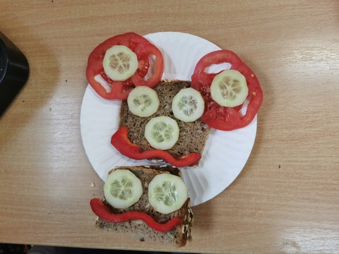 Warzywne śniadanie i matematyka w 1a