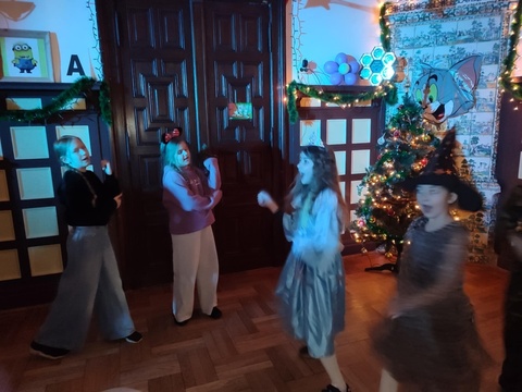 Bal Karnawałowy klas 2b i 3a we Wroniawach