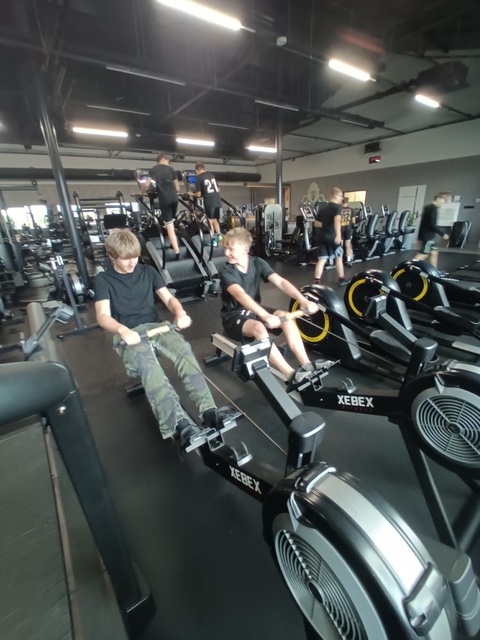 Klasa 1BS na siłowni Weiss Gym